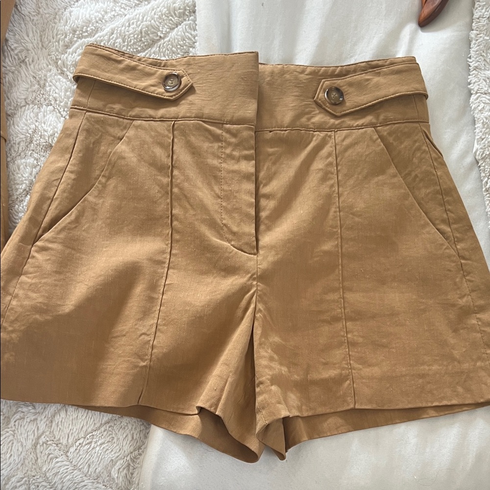 Veronica Beard Camel Double-Breasted Vest and Shorts Set - Picture 4 of 12
